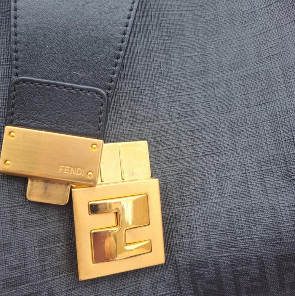 ✅️SOLD✅️ FENDI Black Gold Zucchino Chiusura Tote Shoulder Bag AUTHENTIC - Picture 9 of 14